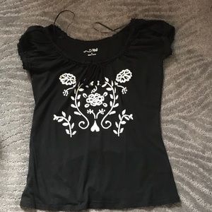 Black short sleeve shirt